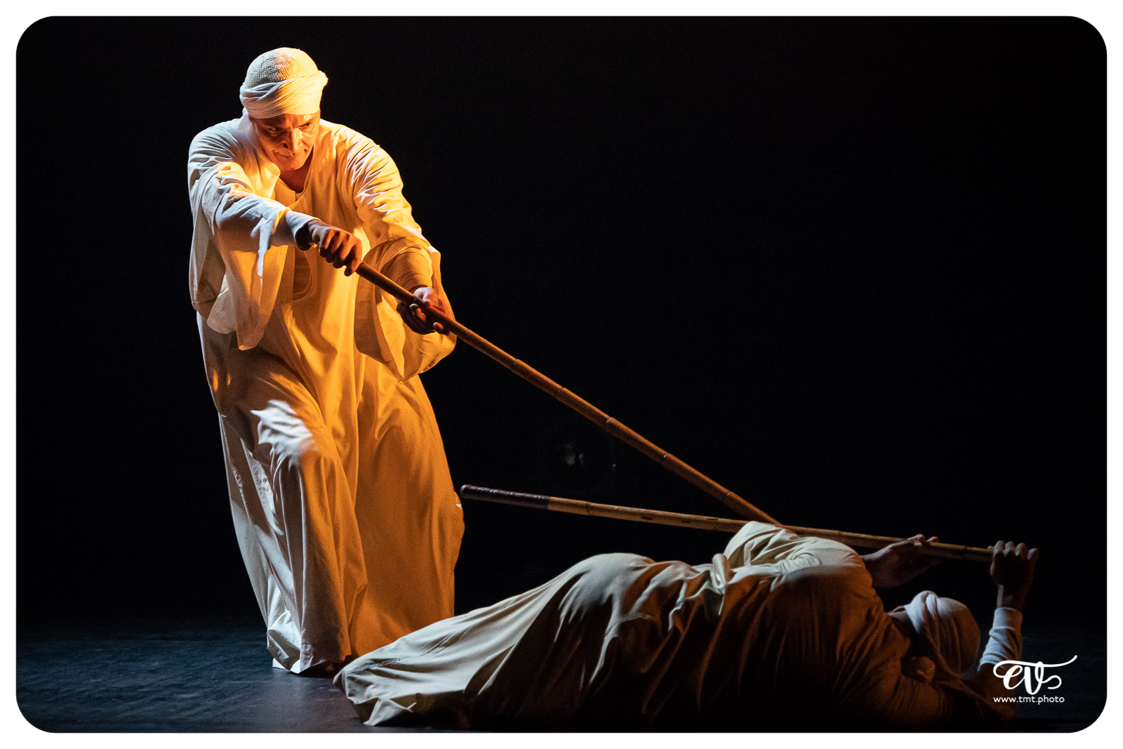 DANS LE CERCLE DES HOMMES DU NIL - CENTRE MEDHAT FAWZY DE MALLAW